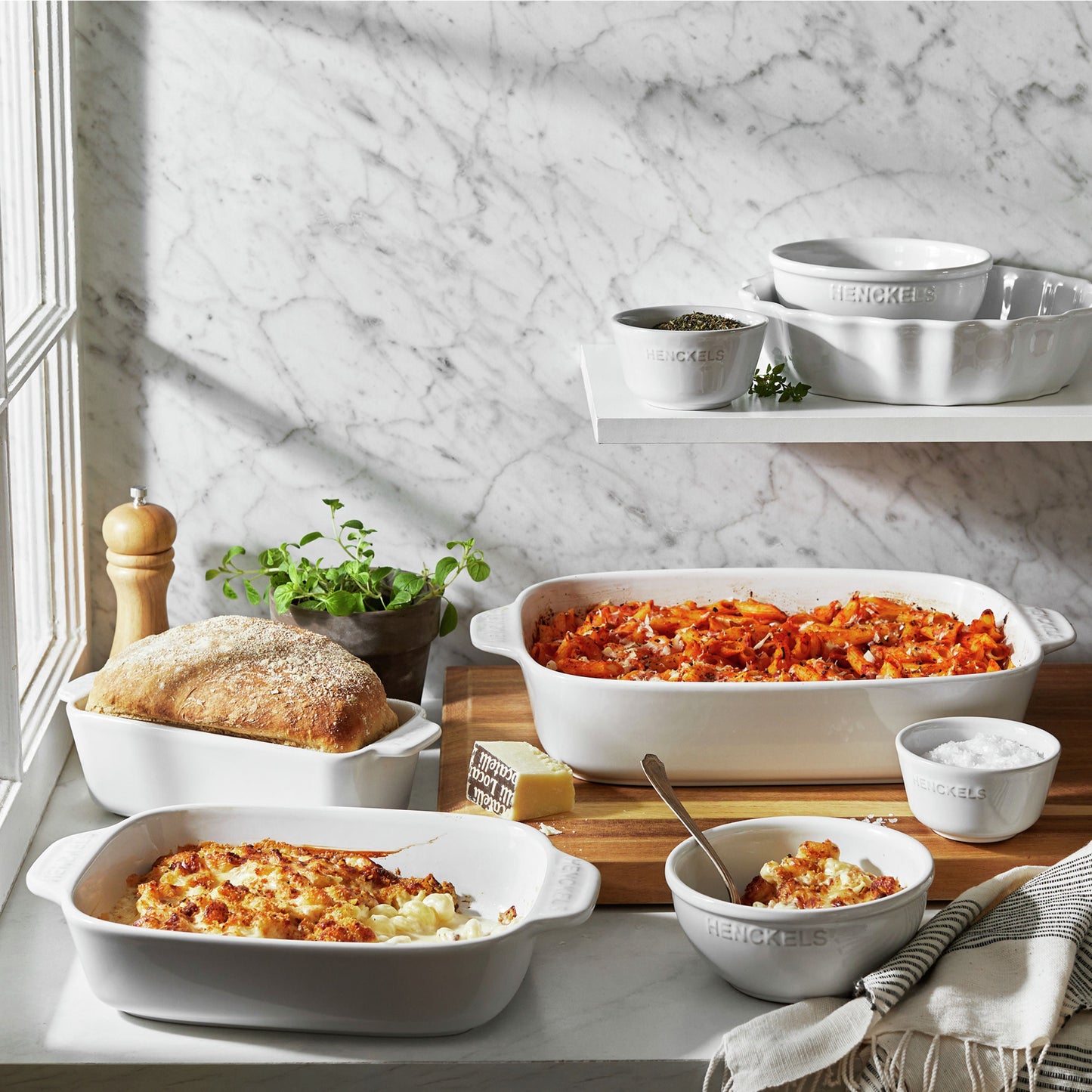 HENCKELS Ceramic 8 Piece Bakeware Set, White