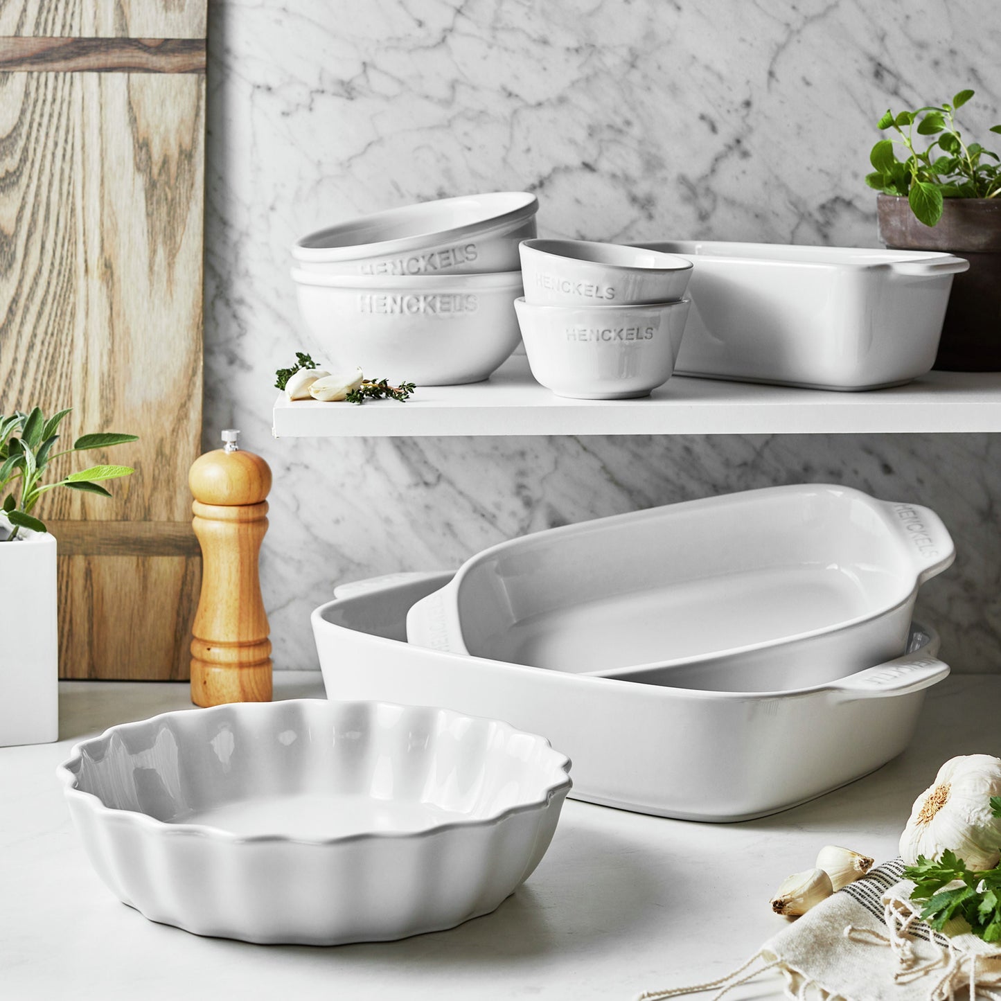 HENCKELS Ceramic 8 Piece Bakeware Set, White